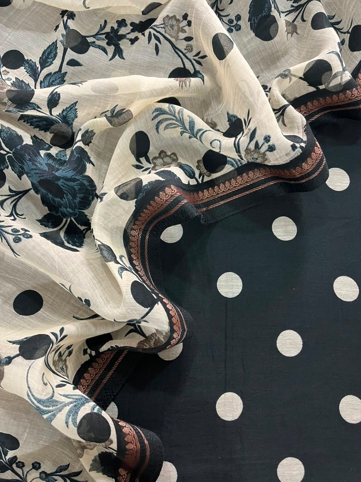 Polka Dots Mulmul Suit Set
