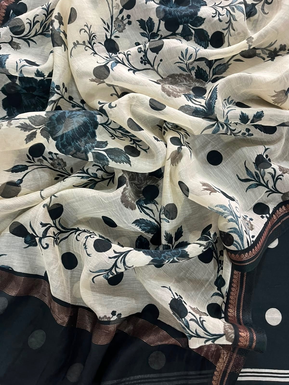 Polka Dots Mulmul Suit Set
