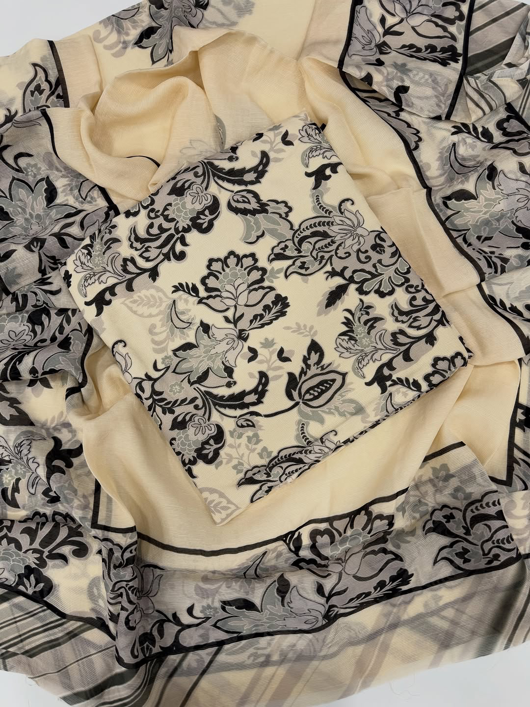 Mul lining printed suit set