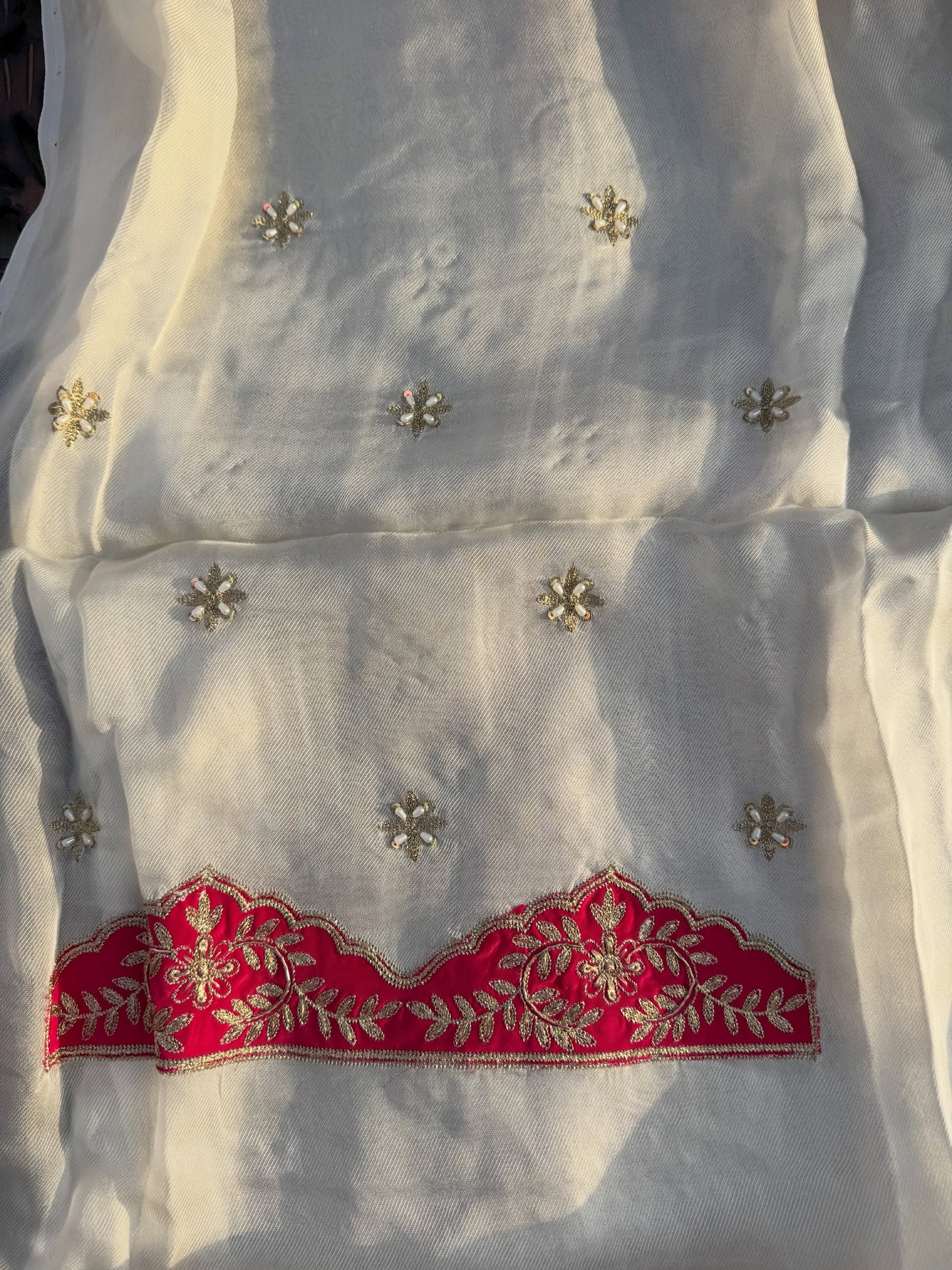White -Rani contrast